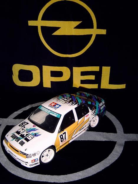 Bil HKS Opel Vectra '87 FF01 - Bagspoileren er svær at se, men den er der. billede 2