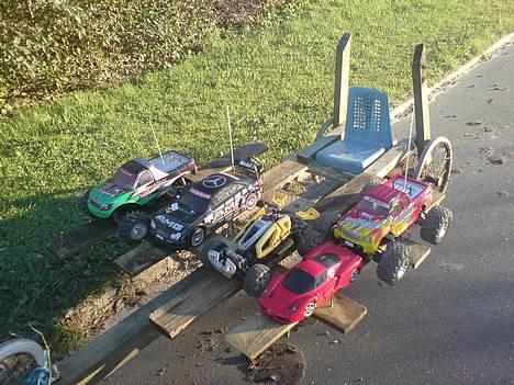 Bil Carisma M14 ferriari Enzo - Se flere billeder af gjøl rc transporter og af traf også af off-road banen, ved kopier denne tekst og sæt ind i jeres søge fælt: http://web.mac.com/bjo6 billede 10