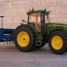 Lastbiler John Deere 7920
