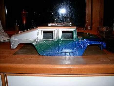 Bil Humvee - Sådan ser den ud, men skal males om. Har tænk på camilion. billede 1