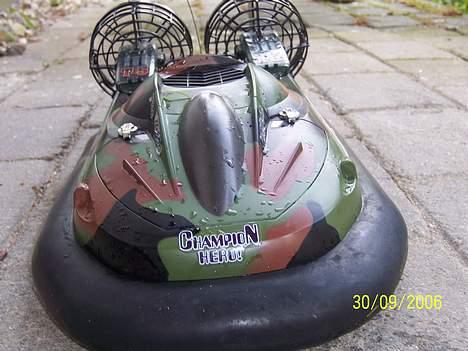 Båd hovercraft - forfra billede 2