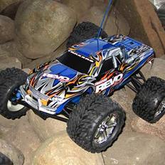 Truck Traxxas Revo 3.3