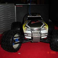 Truck Traxxas T-max 3.3