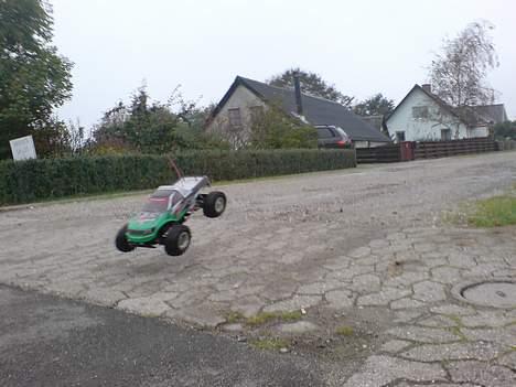 Off-Roader Cross Tiger (SOLGT) - hoppet er lige nede i  gruset og kommer op lige bag ved fortoget  billede 18