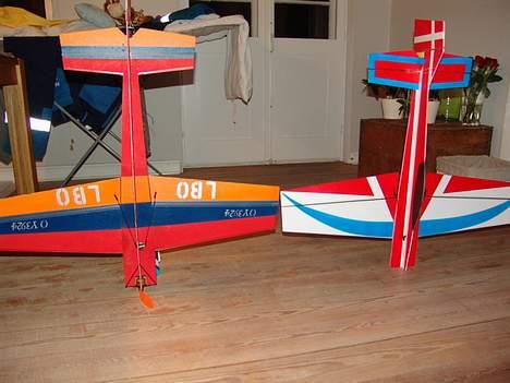 Fly F3A - Her er den ene flyver i 3mm Depron og en i 6mm Depron.. Flyver med 3mm billede 6