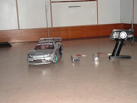 Bil rc-bil - overvejer også nogle pikkede dæk til vinter så den kan stå fast i sneen billede 6