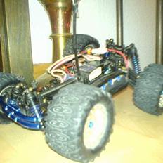 Truck RC18MT