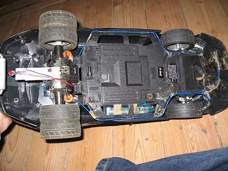 Bil porsche 911 - dette er bunden af bilen  billede 7