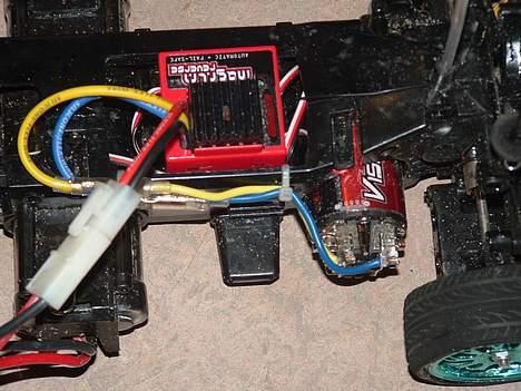 Bil rc-bil - uha den kan spinde hjulene rundt nu billede 15