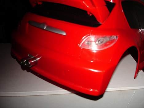 Bil Peugeot 206 NewQida 757 - Baglygterne efter styling udstøningene kan også ses billede 4