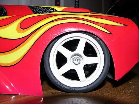 Bil Lamborghini murcielago - Det er så fælgen. Kedeligt men aligevel lidt racer. Og prøv lige at se sænkningen. billede 9