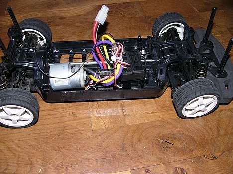 Bil Lamborghini murcielago - Den bare krop. Her kan ses lidt motor. Men som du kan se er den ikke helt klar til at køre. billede 11