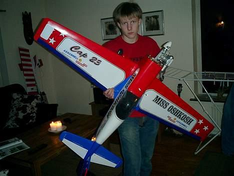 Fly cap 23 "bortgivet" billede 1