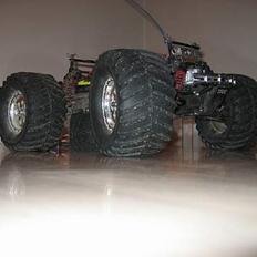 Off-Roader e-maxx