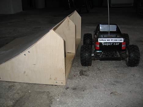 Off-Roader cross tiger - bilen ved siden af flye hop billede 11