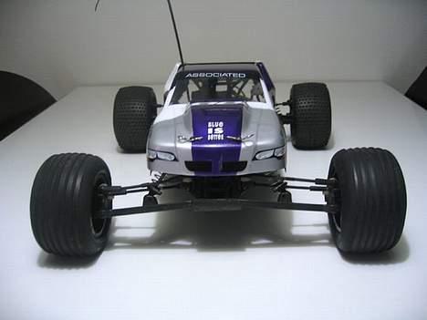 Truck Associated RC10T4 - Karossen er i virkeligheden en T3 - men for 100 kr klager jeg ikke. billede 1