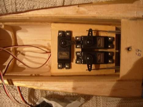 Fly Spitfire.  Smadret. - 12,1,07.  Så kom der lidt servoer i.. billede 10