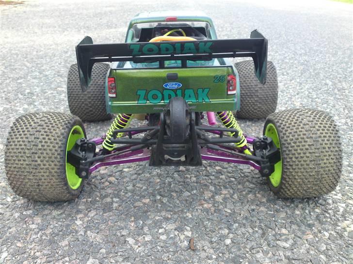 Truck HPI Savage .28 - HPI Savage .28 Opbygget som en X - Ford F-650. billede 5