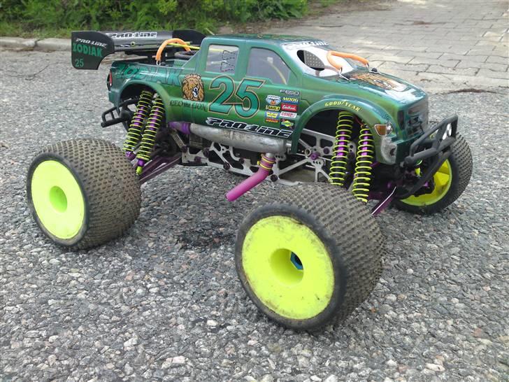 Truck HPI Savage .28 - HPI Savage .28 Opbygget som en X - Ford F-650. billede 8