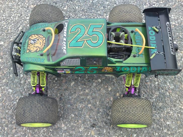 Truck HPI Savage .28 - HPI Savage .28 Opbygget som en X - Ford F-650. billede 10