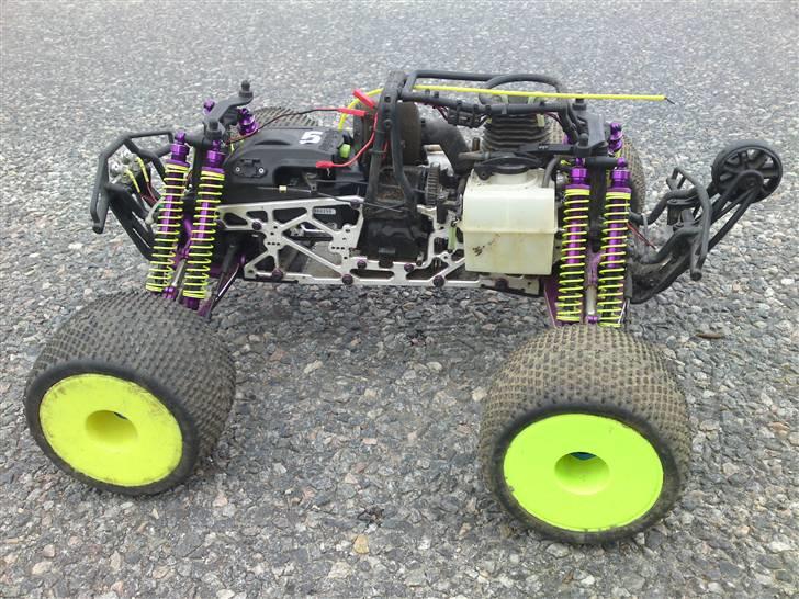 Truck HPI Savage .28 - HPI Savage .28 Opbygget som en X - Ford F-650. billede 12