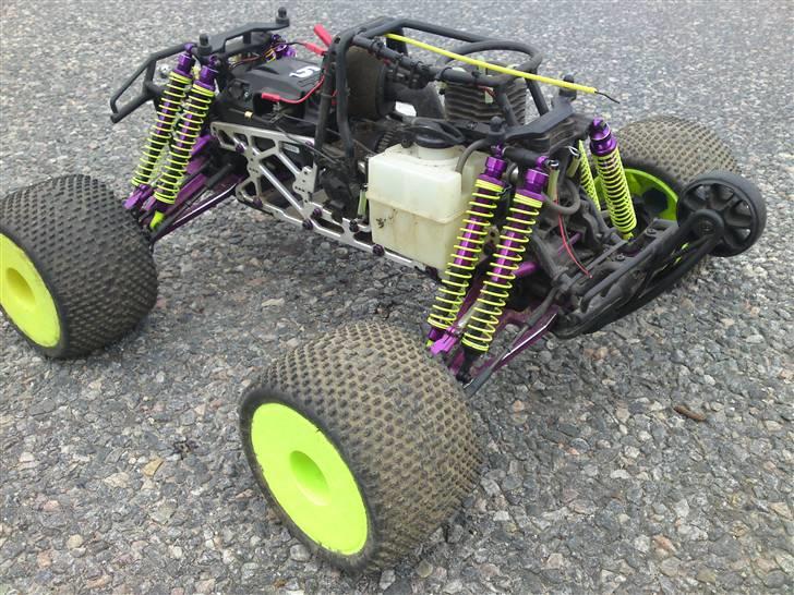 Truck HPI Savage .28 - HPI Savage .28 Opbygget som en X - Ford F-650. billede 13