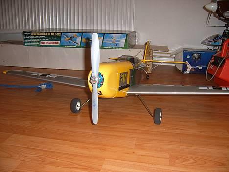 Fly MESSERSCHMITT.. Smadret. - Har lige lavet et understel der er lidt mere brugervenligt end det scala rigtige uderstel.. billede 4