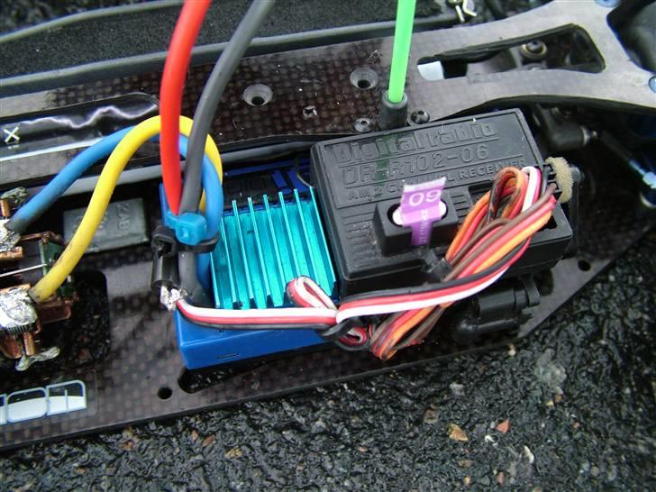 Bil Team Associated TC4 "FT" - Ja et billede af min forpulede fartregulator ! som har det med at brande af i utide ! billede 5