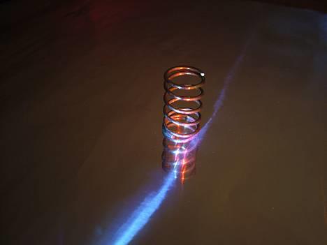 Bil Team Associated TC4 "FT" - En lille fjeder ! ( Billedet er taget oppe i min fars fotostudie ) billede 10