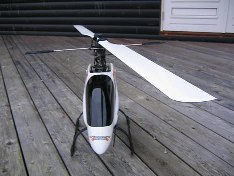 Helikopter align T-REX 600 CF - Her har jeg byget i ca 9 timer billede 1