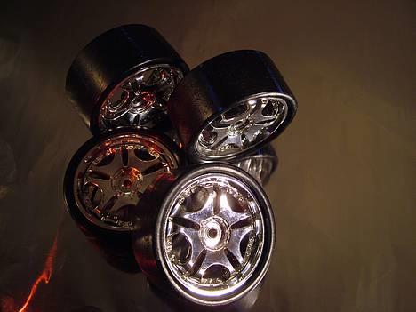 Bil Team Associated TC4 "FT" - Igen mine fælge (Billedet er taget oppe i min fars fotostudie) billede 14