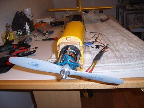 Fly MESSERSCHMITT.. Smadret. - yder ca 400 watt, svarer ca til en 5 ccm motor. trækker 45 ampere. billede 14