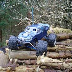 Truck Revo 2,5