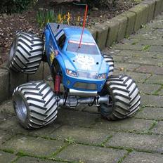 Off-Roader Kyosho Mad Force