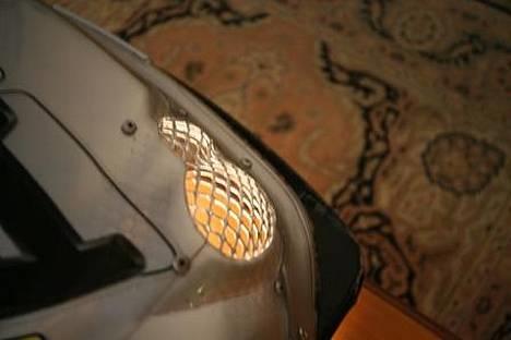 Bil Mercedes Benz C kl. 1:5 - Formet allunet så de ligner lygteglas billede 12