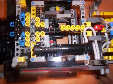 Lastbiler LEGO  - Hydraulik pumpen billede 3