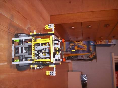 Lastbiler LEGO  - Hele vogntoget forfra billede 9