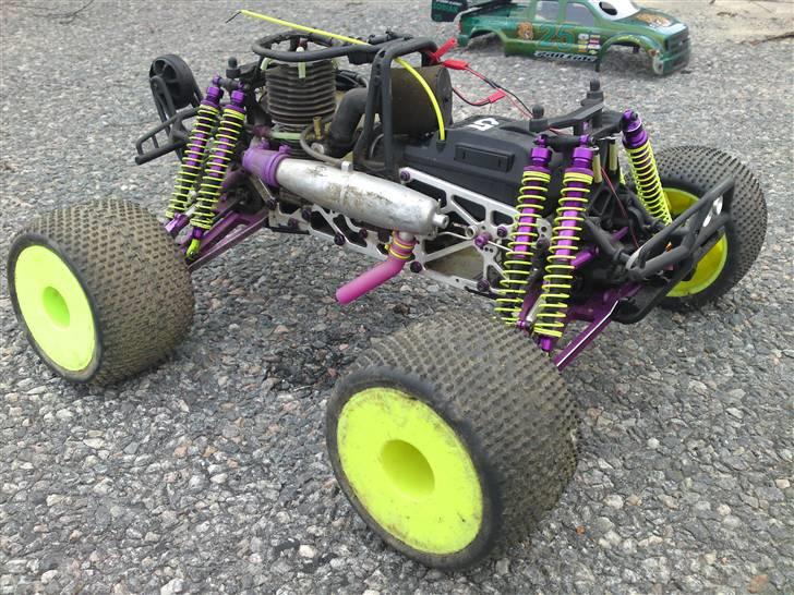 Truck HPI Savage .28 - HPI Savage .28 Opbygget som en X - Ford F-650. billede 17