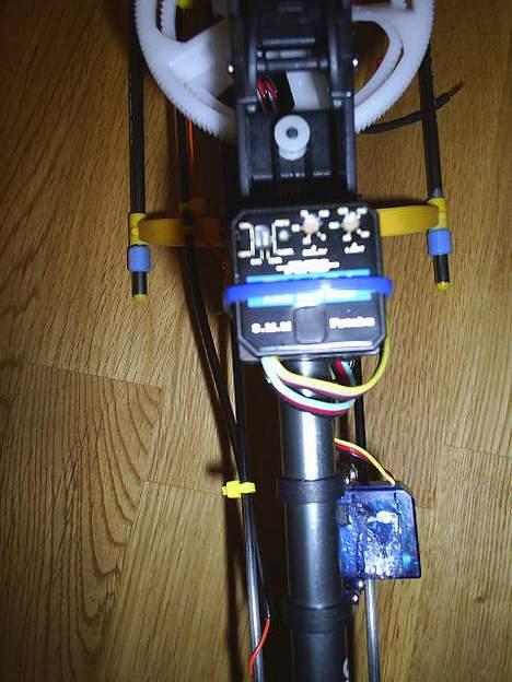 Helikopter T-rex 450 xl/se - Futaba GY401 gyro billede 3