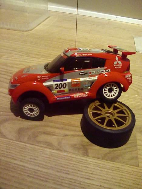 Off-Roader Mini-z over land billede 3