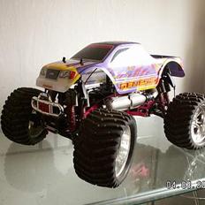 Off-Roader genesis 1/8 Solgt