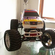 Off-Roader genesis 1/8 Solgt