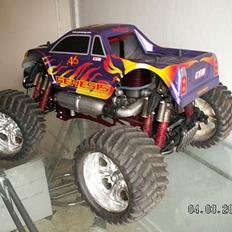 Off-Roader genesis 1/8 Solgt