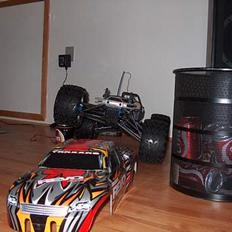 Off-Roader Traxxas revo 3,3