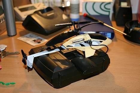 Helikopter Picooz micro - Den oplader :D billede 9