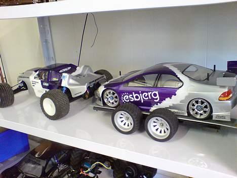 Truck Associated RC10T4 - Min "make pretend" opsætning. Autotraileren byggede jeg i 2005 til min Stadium Blitzer - den kan IKKE endnu sidde på T4´eren - hvad end det så skulle gøre godt for.  billede 15