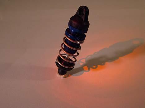 Bil Team Associated TC4 "FT" - Min støddæmper (Billedet er taget oppe i min fars fotostudie) billede 15