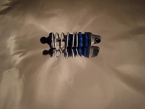 Bil Team Associated TC4 "FT" - Og min støddæmper igen (Billedet er taget oppe i min fars fotostudie) billede 17