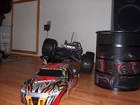 Off-Roader Traxxas revo 3,3 billede 1