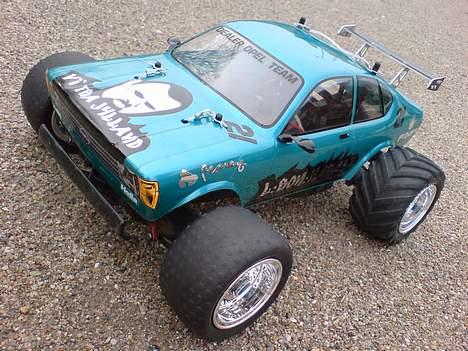 Truck Tamiya Stadium Blitzer - "der hvor L:Rons kadett holder parkeret..." billede 1